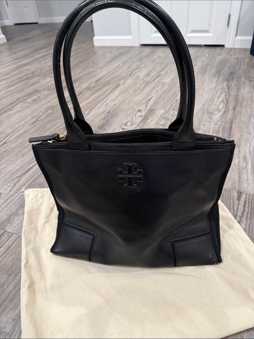 Tory Burch Ella Black Leather Tote Bag - Picture 3 of 16